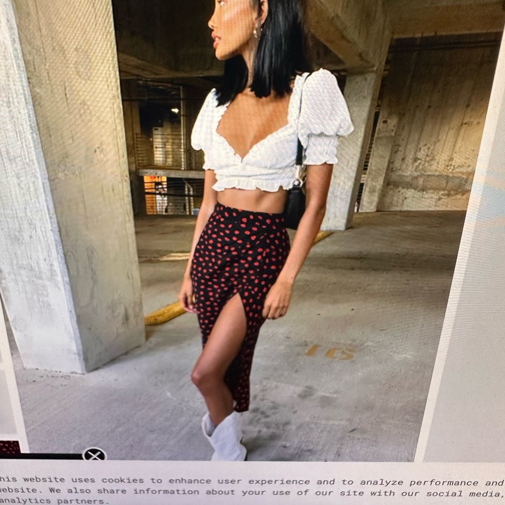 Princess Polly Skirt Black Red Floral Mabel Midi Skirt Long Line Slit Sz 10